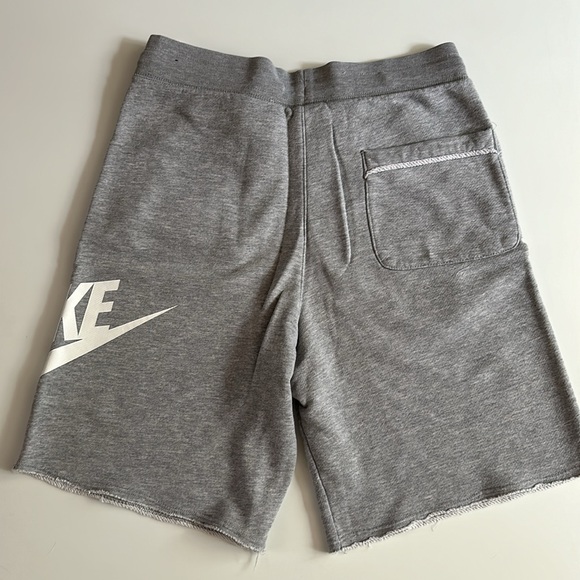 Men’s Nike Sweat Shorts - Picture 2 of 3